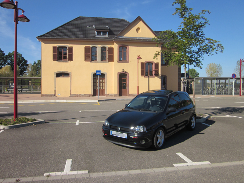 [Corsa B Gsi16V Noire 1996] Skort IMG_4168