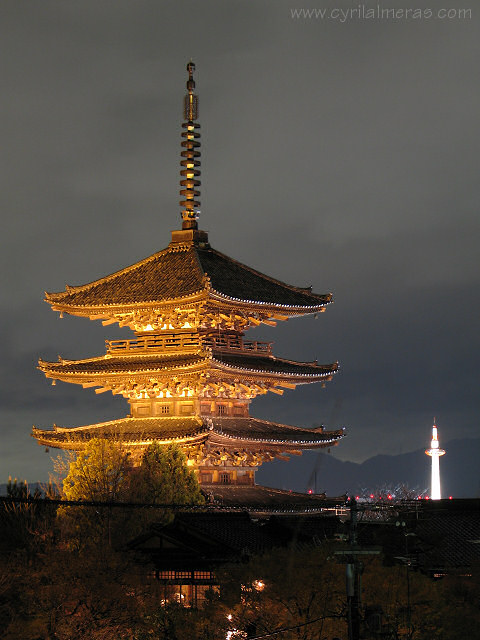 Kyoto IMG_1845_yasaka_pagode_kyoto_de_nuit