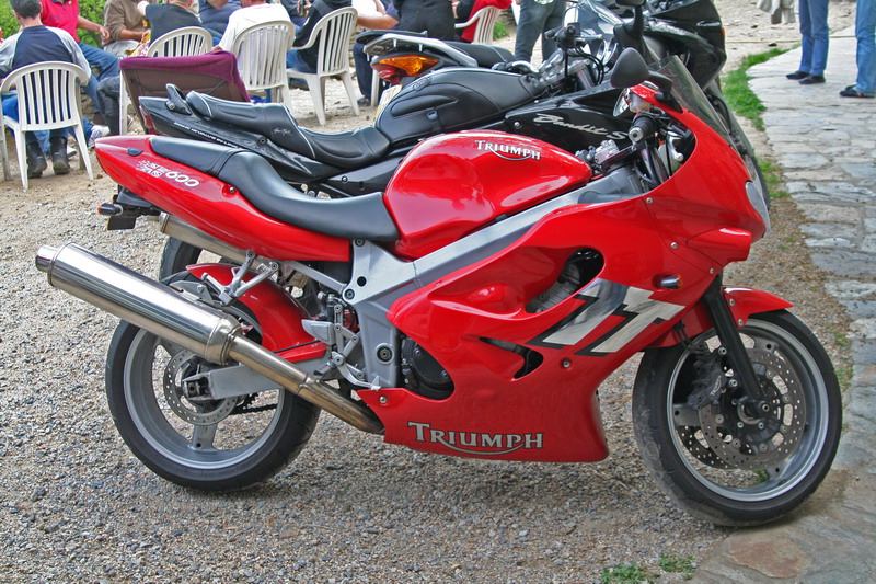 vol TT600 rouge sur marseille[moto retrouvée] 122