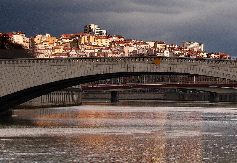 Colline de la Croix Rousse des Quais de Saône 04041102