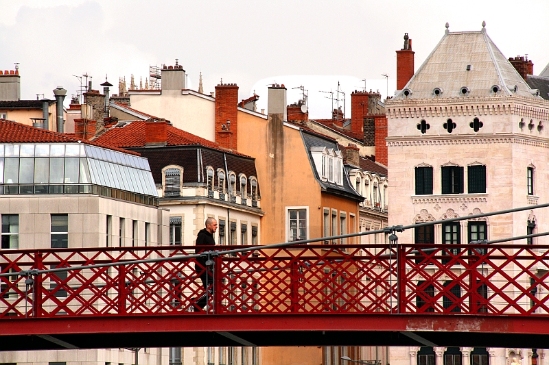 La colline de Fourvière des quais de Saône 18041102