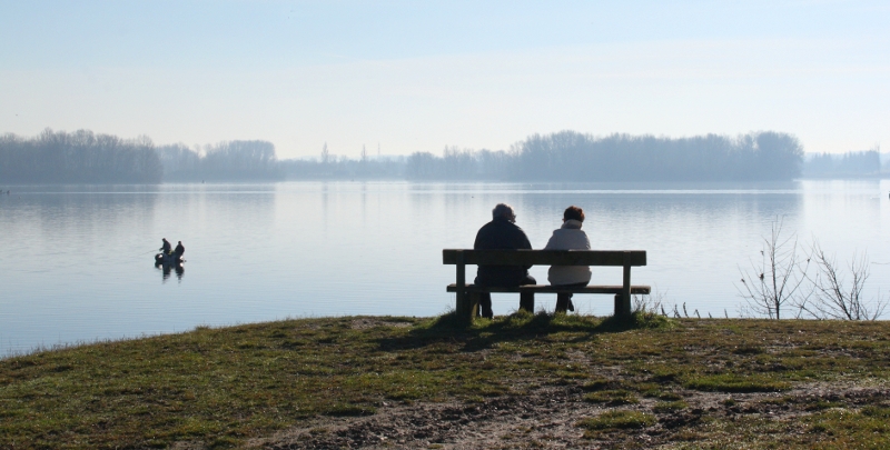 Au bord de l'eau en hivers 28011101