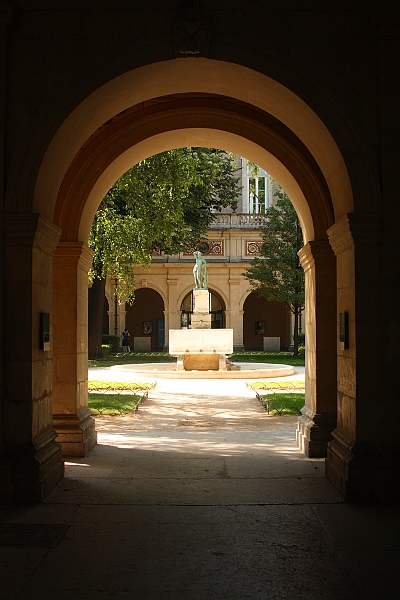 Lyon, Palais St Pierre Stpierre