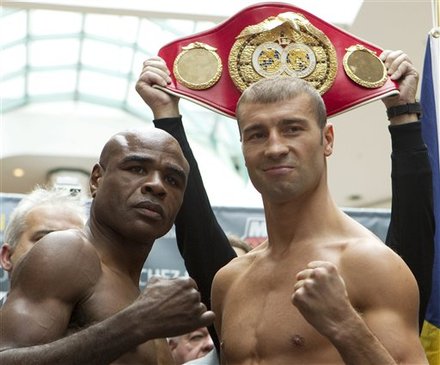 PESAJE: Ricky Burns - Michael  Katsidis / Lucian Bute - Glen Johnson / Alfredo Angulo - James Kirkland Ap-201111041402505513954