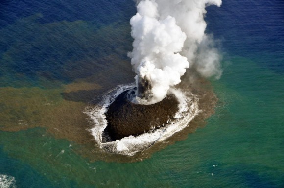 Vesti  Japanese-volcano-1-580x384