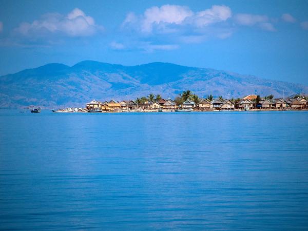 Indonesia’s Komodo National Park Komodo-islands-kampung