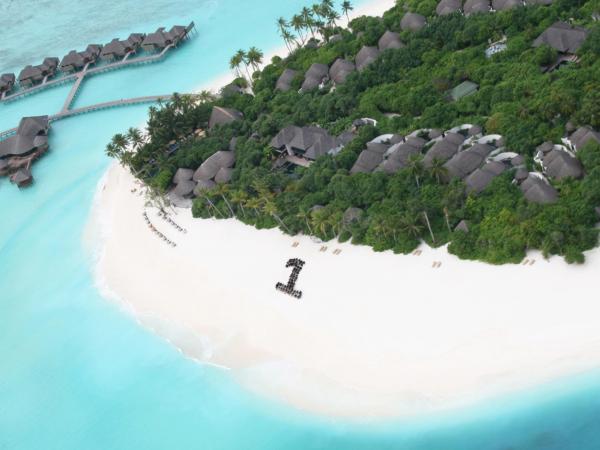 Islands of the Maldives Hnumber1