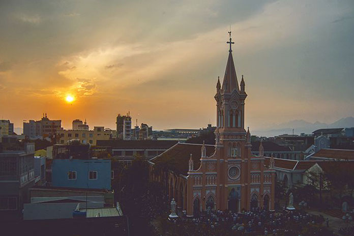 Bỏ túi những kinh nghiệm du lịch Đà Nẵng tự túc 2018 Da-nang-cathedral-church