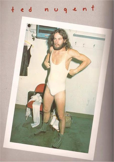 Tus fotos favoritas de los dioses del rock, o algo - Página 3 07_nugent_RSITunderpants_465