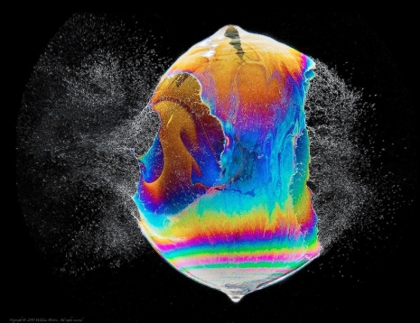 Soap bubbles become psychedelic works of art  FulminationIIpqaw0eflakjsdlfjkasdj_465_358_int