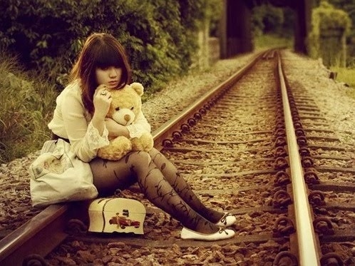 ---- ραяîƨ human characters {Don't steal names nor pictures!} - Page 7 Alone-girl-railroad-railroad-tracks-teddy-bear-Favim.com-69882_large