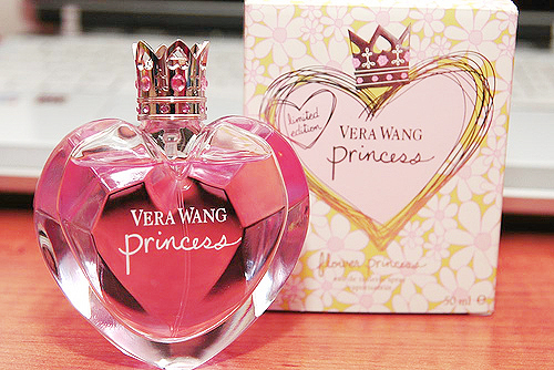 [ ..♥ perfumes ...جًمــيلًة..♥♥  Tumblr_lowfxkPKOy1qkvaeyo1_500_large