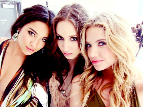 Psdli Resim Köşem#-Demim-Selena-Ashley Benson Geldi. - Sayfa 4 Tumblr_lqw42skcQk1qjn1ubo1_500_large