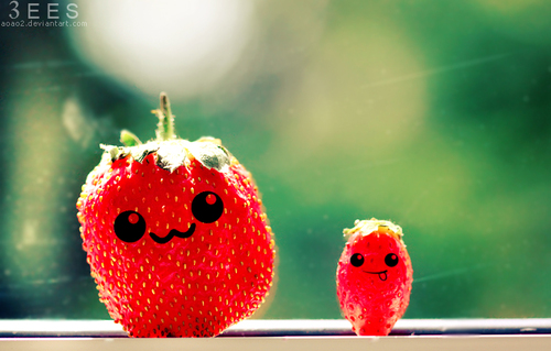 صور أعجبتني  - صفحة 2 Giant_and_mini_strawberries____by_aoao2-d49enxh_large