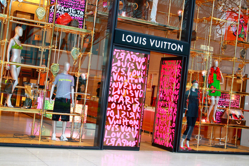 Louis Vuitton  Tumblr_lfcja3d2ur1qcy3seo1_500_large_large