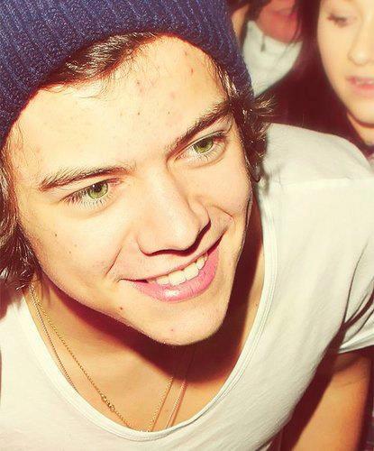 Beautiful eyes (Harry Styles) 306994_427574200609459_696147961_n_large