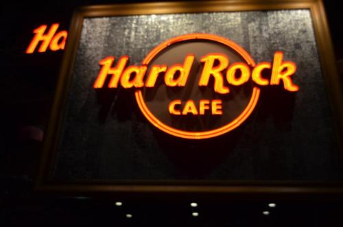 Hard Rock Café 291999_459680020731563_1555277102_n_large