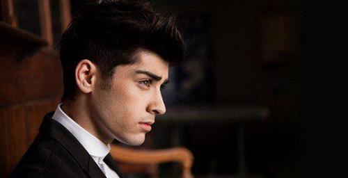   I, a men and a motocycle (Zayn Malik y tu)   734265_396773087087987_401793933_n_large