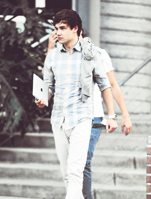 Liam'i FB album Tumblr_mfpplbR5ch1rr6dugo1_r1_500_large