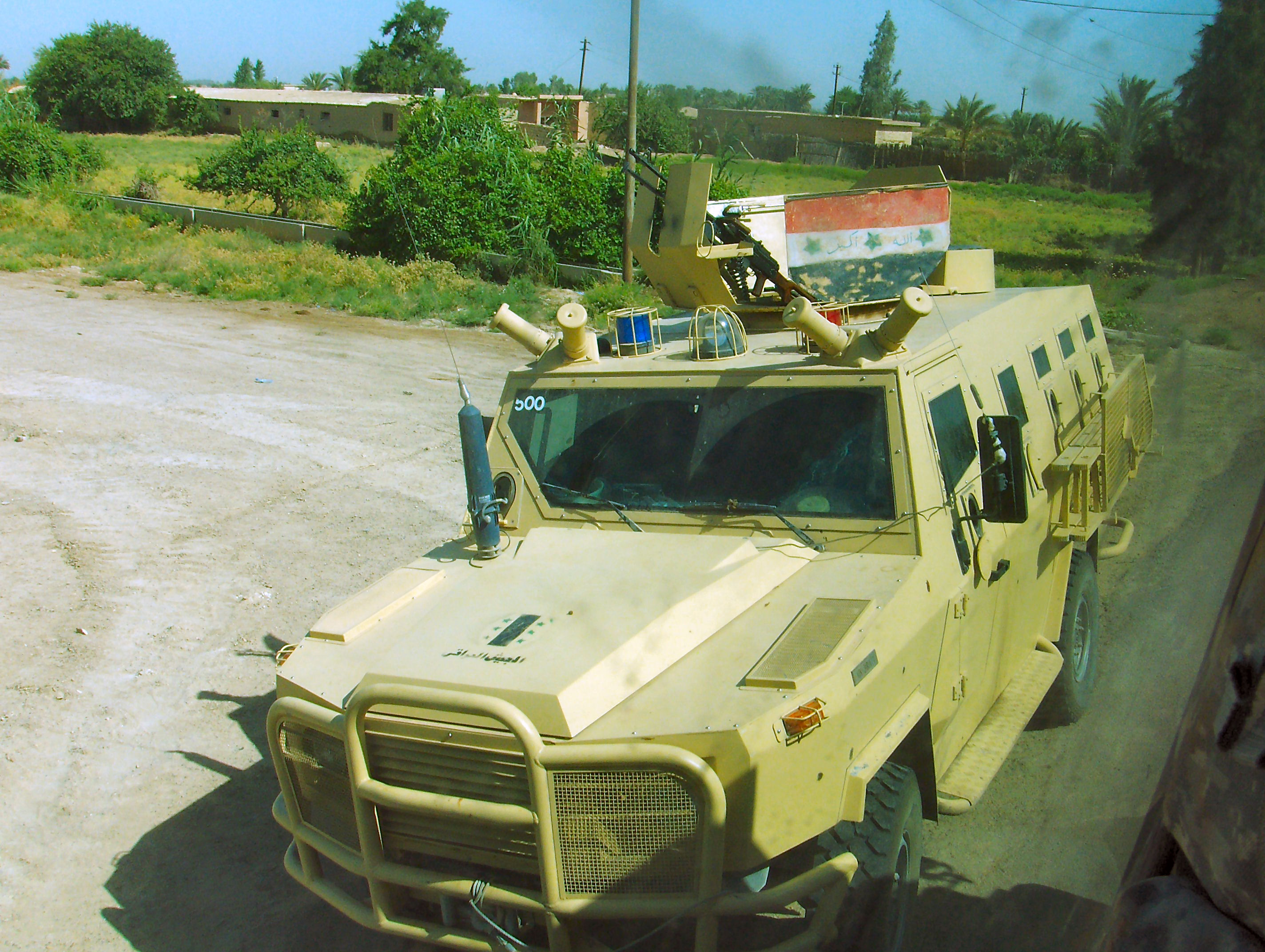 الموسوعة الأكبر لصور و فيديوهات  الجيش العراقي - صفحة 34 Iraqi_army_vehicles_18_of_53