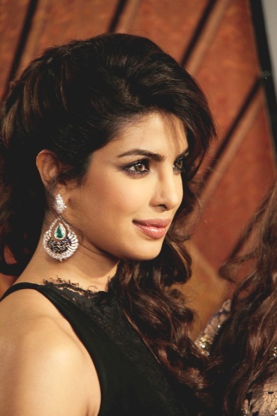 حصريا ألبوم كامل لصور نجوم بوليوود في Zee Cine Awards 2013 ~ 5jp50e1q25sufn0n.D.0.Priyanka-Chopra-at-ZEE-CINE-AWARDS-2013-at-YRF-Studios-in-Mumbai--2-