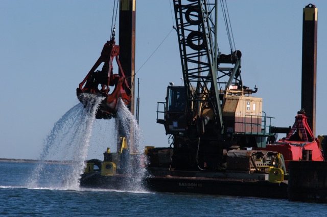 draghe terrestri e galleggianti Close-up-dredge