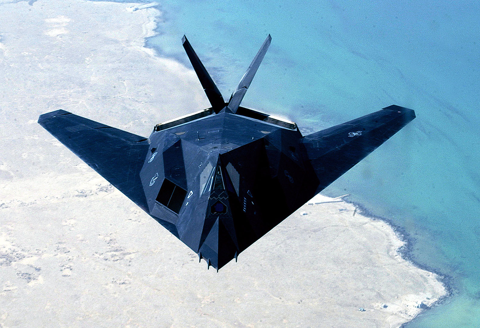 DAS BILDER-ZAHLENSPIEL - Seite 5 Us_air_force_f-117_nighthawk