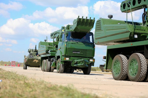 الجيش الاوكراني يستلم 170 عربة جديده ومحدثه  Aqi0R6kPLt0