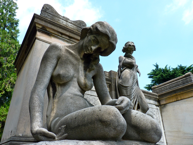 Friedhof des Grauens Mailand-friedhof-sexy-statue