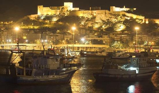 18 de Agosto - Puerto de Almería con Alcazaba al fondo Puerto-de-almeria