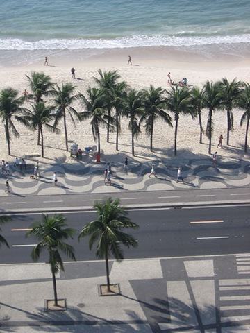 ROBERTO BURLE MARX A GREAT LANDSCAPE ARCHITECT (BRAZILIAN!) Copacabana-por-ale-amorim