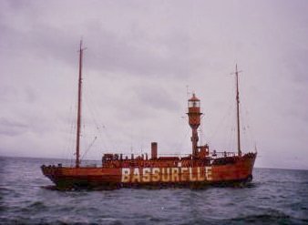 Bateau feu  Bassurelle01200