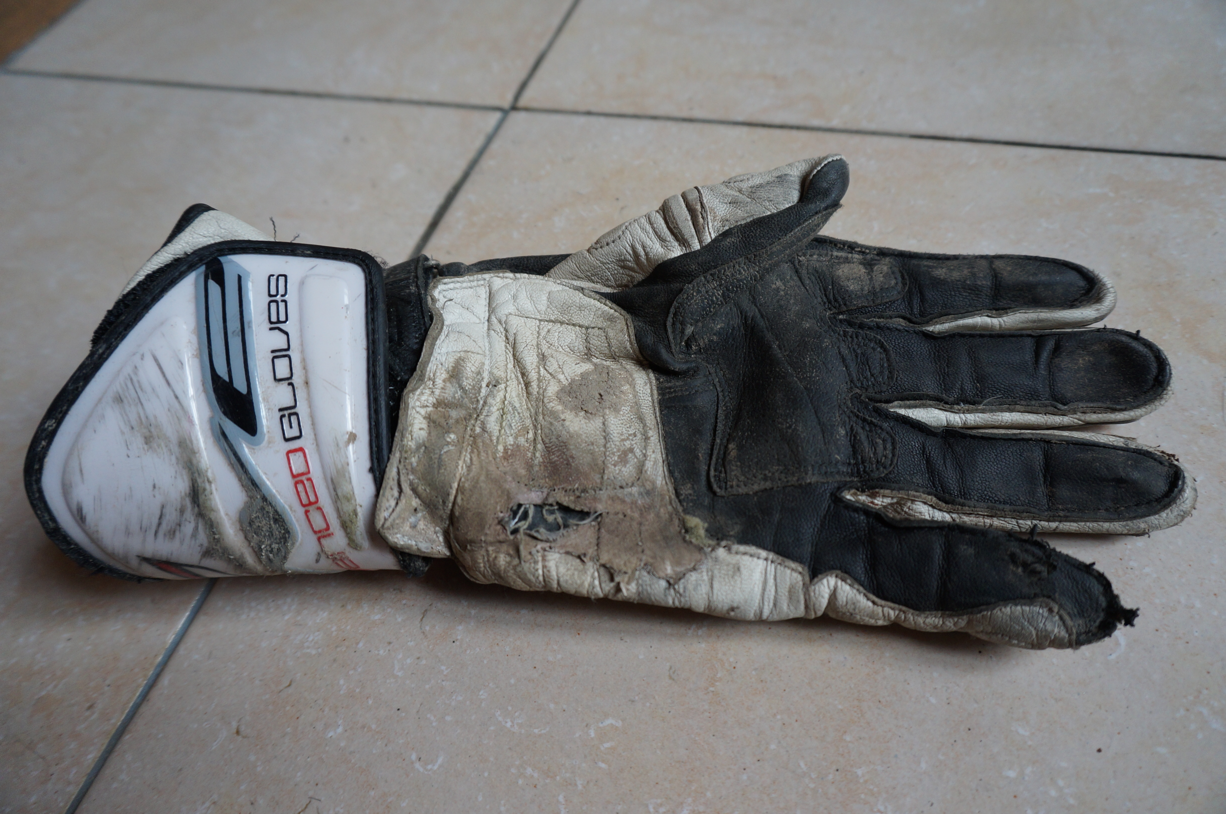 retours d'info sur la protection des gants après une chute DSC01074