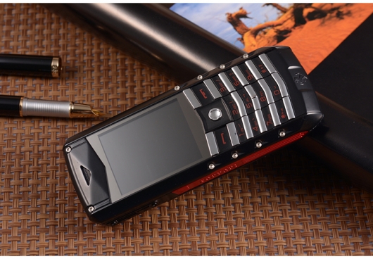 Điện thoại Vertu Ascent Ferrari mạnh mẽ đẳng cấp 11256542_1592428987695155_193167621_n