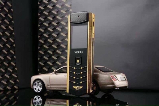 [Toàn Quốc] Điện thoại Vertu Bentley S306 2016 đẳng cấp Vertu-bentley-k9-3