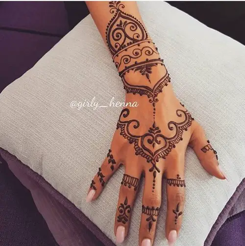 23 Meses (Liam Payne y T.n) Henna-para-mujeres