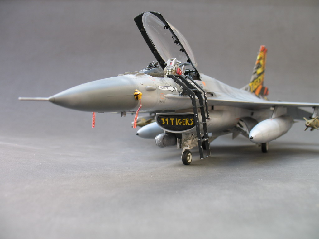 Fini: 1/48 F-16A MLU Tiger Meet 2005 Immagine%20030