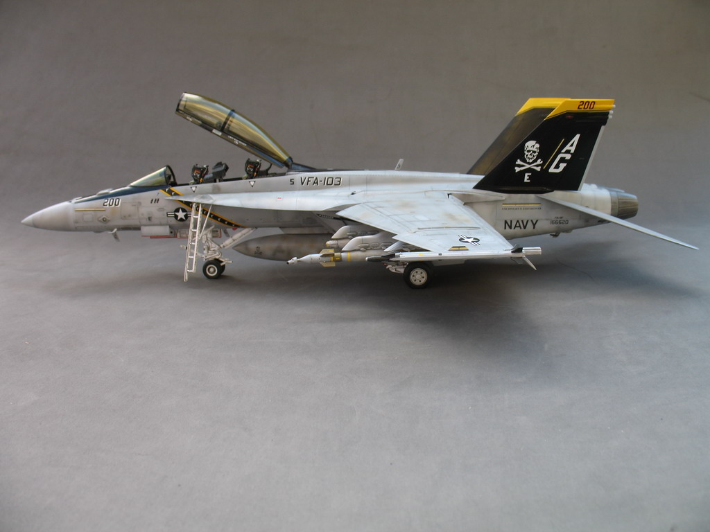 Fini: 1/48 F-18F VFA-103 AG200 Immagine%20008