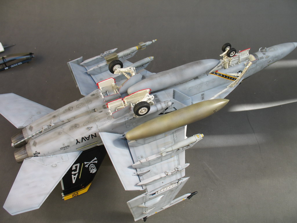 Fini: 1/48 F/A-18F VFA-103 Jolly Rogers Immagine%20059