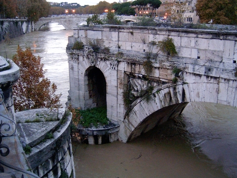 Roma allagata e non Piena%20Tevere1065