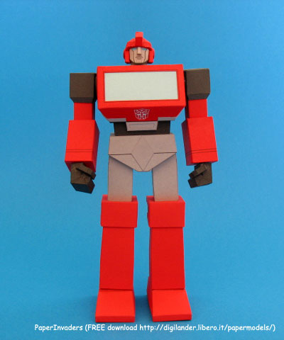 TRANSFORMERS PAPERCRAFT Ironhide2