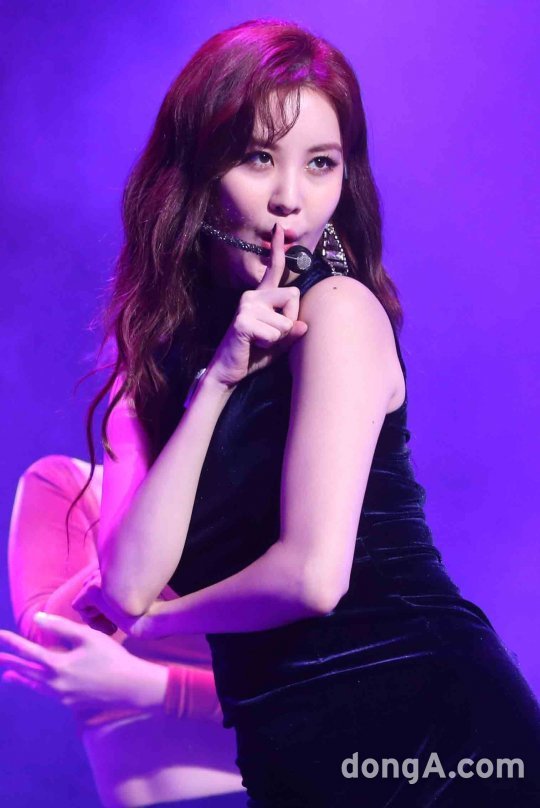 [PIC][16-01-2017]SeoHyun tham dự buổi ShowCase cho Mini Album "DON'T SAY NO" tại SM COEX vào hôm nay - Page 2 82412340.1