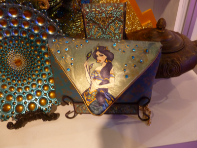 Disney Store Poupées Limited Edition 17'' (depuis 2009) - Page 25 Jasmine-pouch-400x300