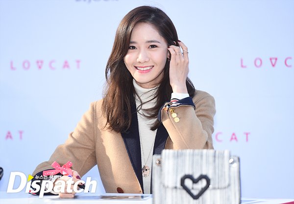 [PIC][24-10-2015]YoonA tham dự buổi fansign cho thương hiệu "LOVCAT" vào chiều nay 20151024153735_ijn_2385