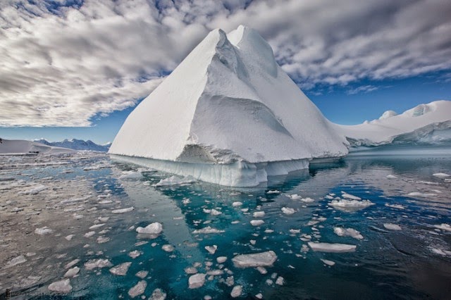 Stunning LIVE Intel on Antarctic Atlantis and Ascension 'Event' - David Wilcock Antarctic_icebergs