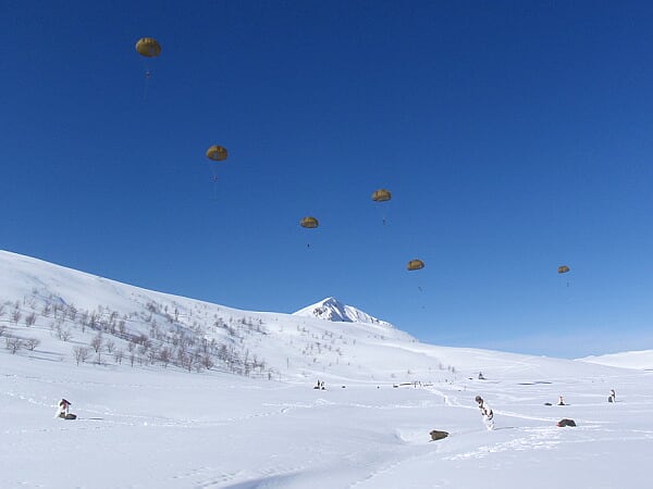 Saut sur le lac de Nino 09N00466