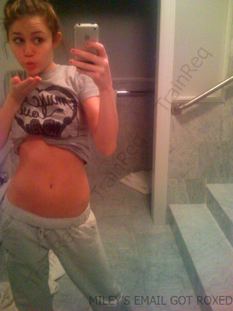 Hannah Montana (Miley Cyrus) Forró képek! Mileycams3