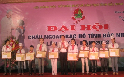 Bí thư Trung ương Đoàn Phan Văn Mãi dự Đại hội cháu ngoan Bác Hồ lần thứ VI, năm 2012 tại Bắc Ninh  IMG_1903(1)