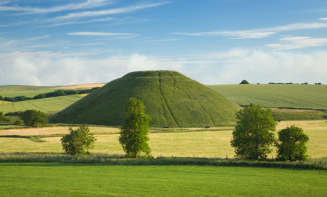 Avebury Evening by Sunset Drone 4K Silbury-Hill-near-Avebury-001