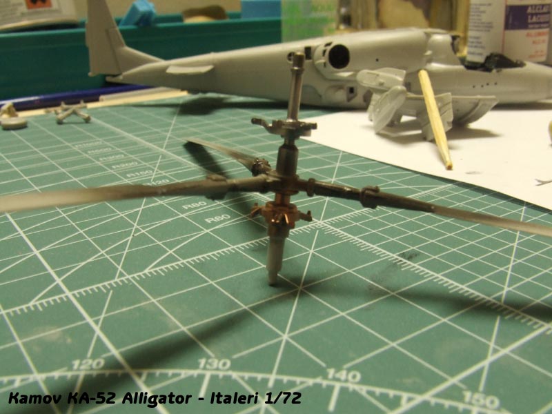 [CONCOURS HELICO] [italeri] Kamov KA-52 Alligator 1/72 - FINI - Photos en page 6 - Page 3 Ka52-063